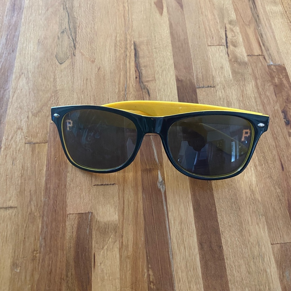 Pittsburgh Pirates MLB Fan Sunglasses